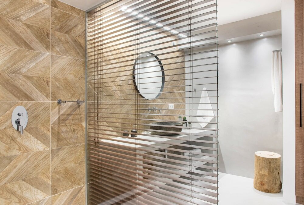 Фото Pebble Luxury Suite by the Sea