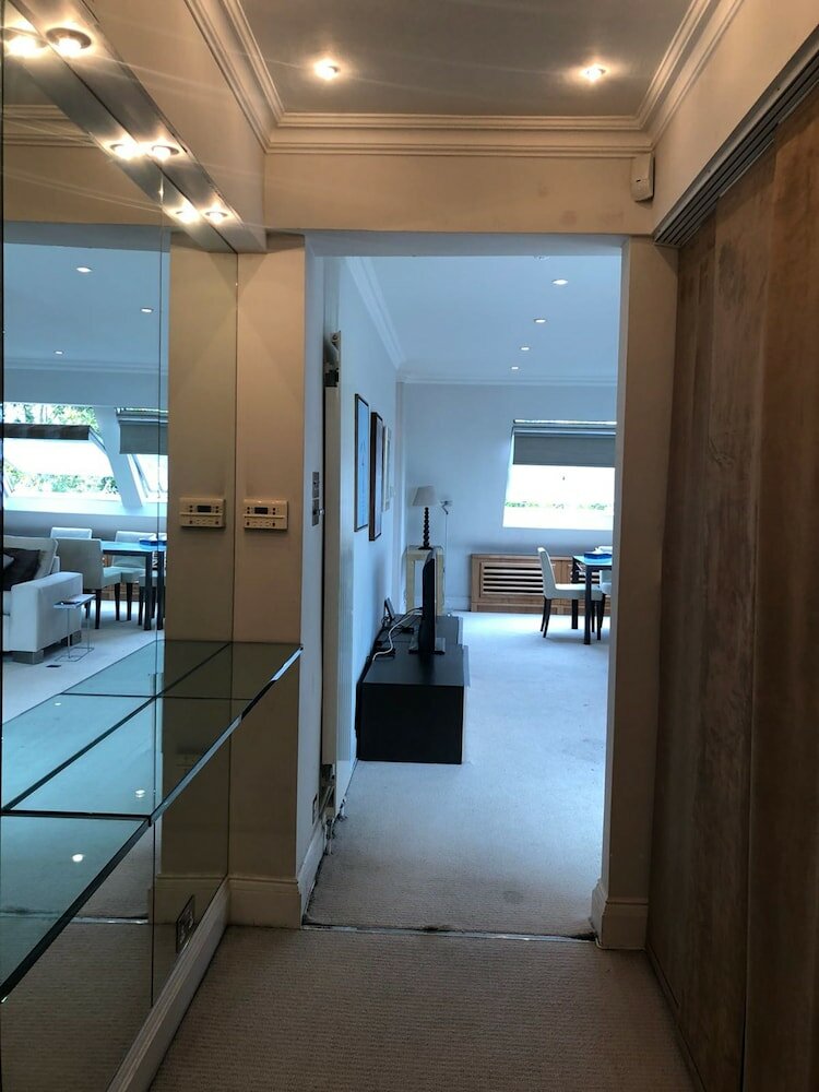 Фото The Beaufort Hotel