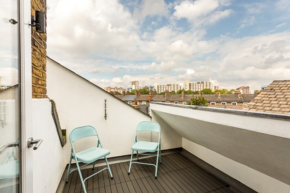 Фото Bright and Spacious Penthouse With Terrace