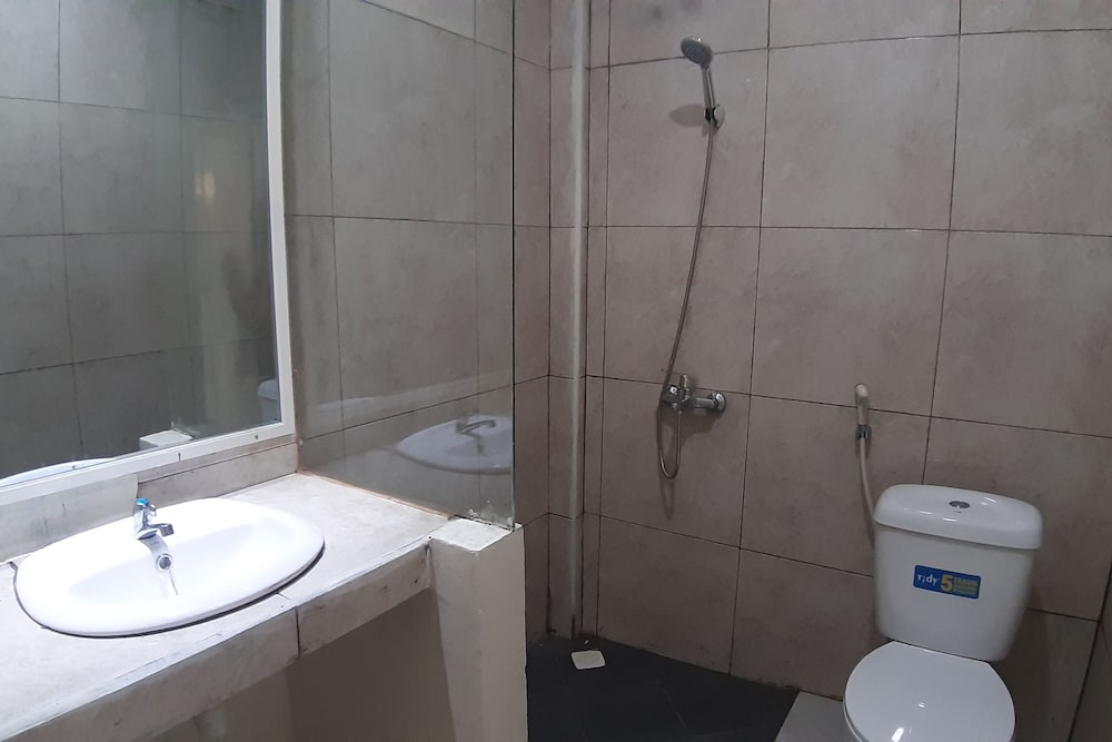 Фото Oyo 90299 Corner Guest House