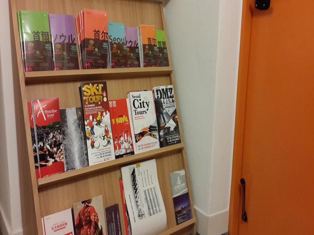 Фото High Street Guest House Hongdae