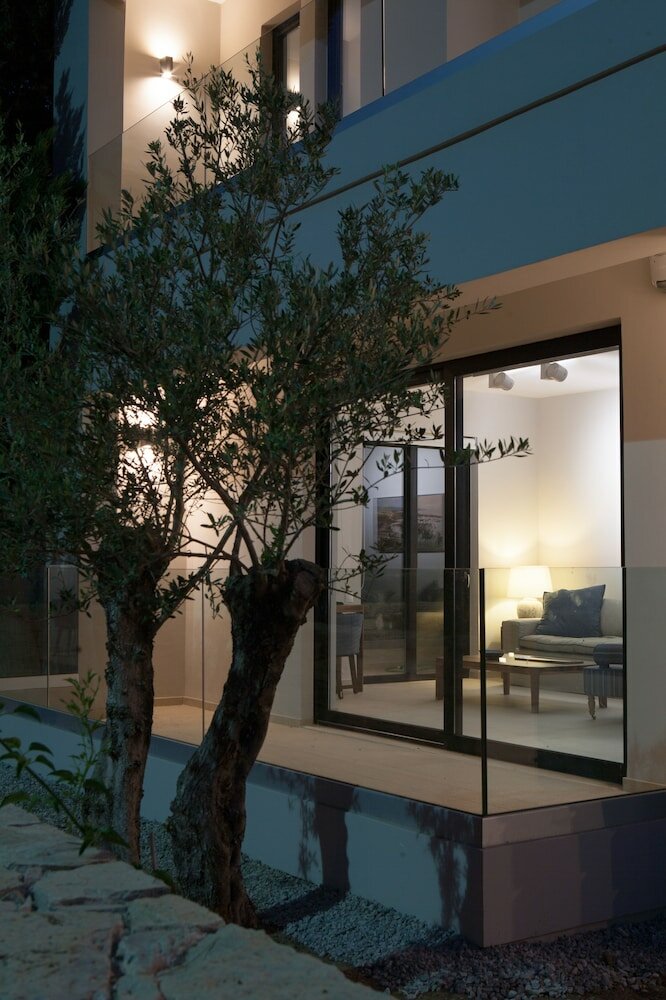 Фото Aethrion Boutique Homes