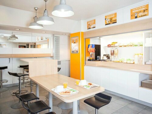 Гостиница HotelF1 Marseille Aubagne в Марселе