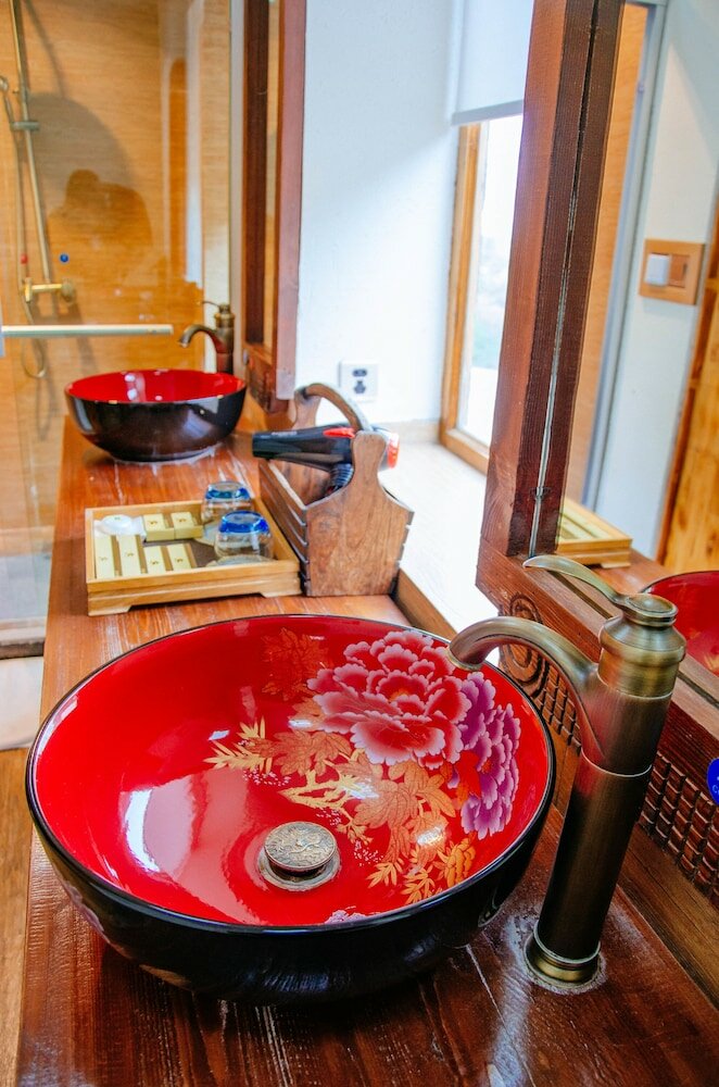 Фото Shangri La E Outfitting Boutique Hotel