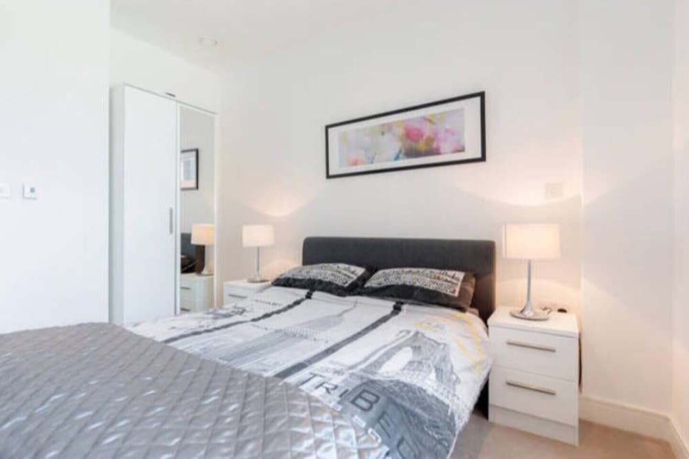 Фото Battersea Reach Luxury Apartments