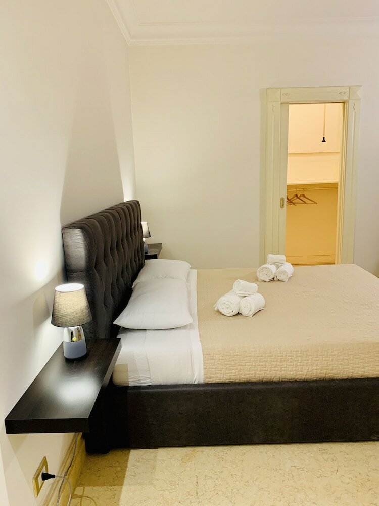 Фото Simon's Guest House