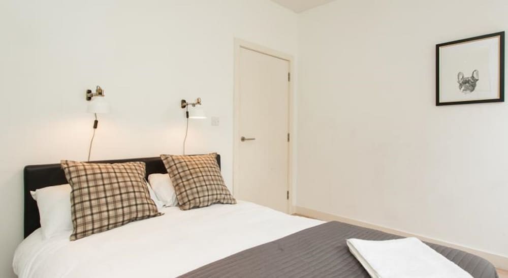 Фото Brick Lane Luxury Apartments