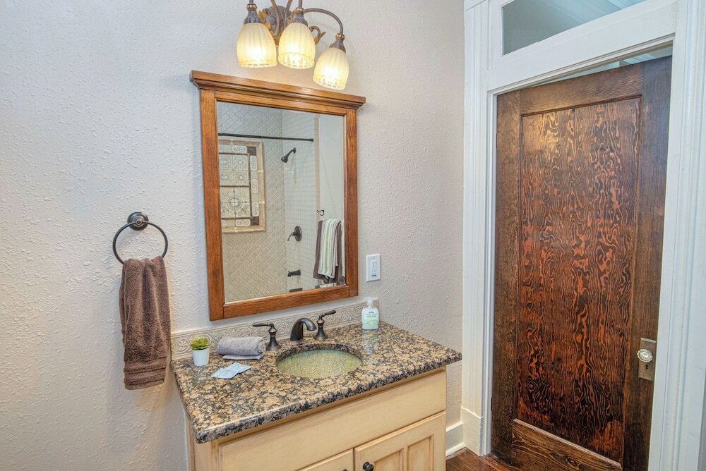 Фото Beautiful Craftmans 4br/2.5ba Home Near Downtown