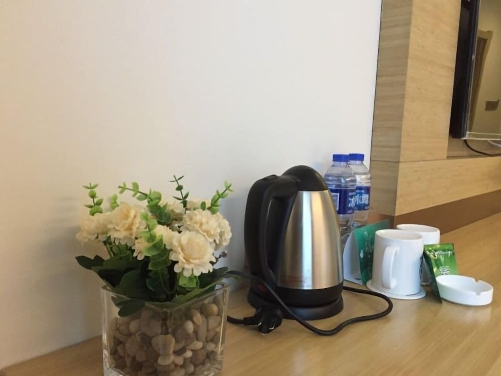 Фото GreenTree Inn XiAn Xincheng District Raily Station Wukou Metro Station Hotel