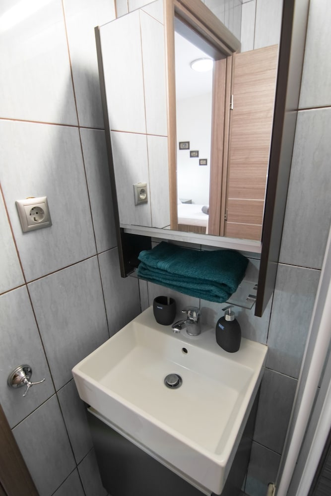 Фото Avra Comfort Rooms- Family