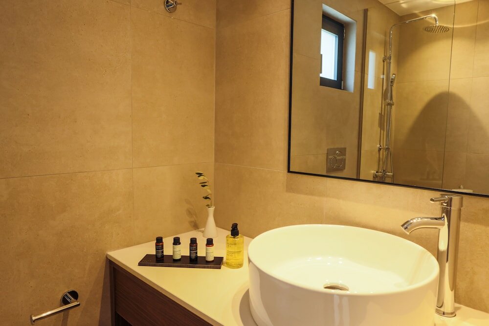 Фото Elivia Boutique Suites