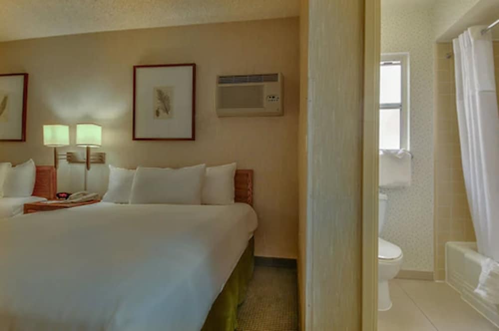 Фото Vagabond Inn Los Angeles at Usc