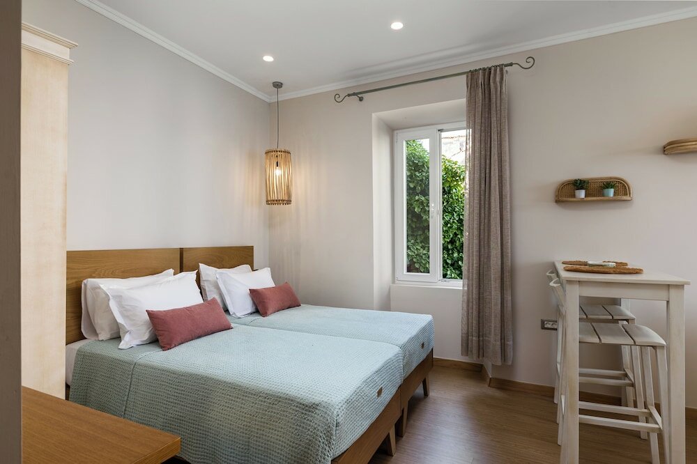 Фото Mouragia Luxury Seaview Suite by Konnect