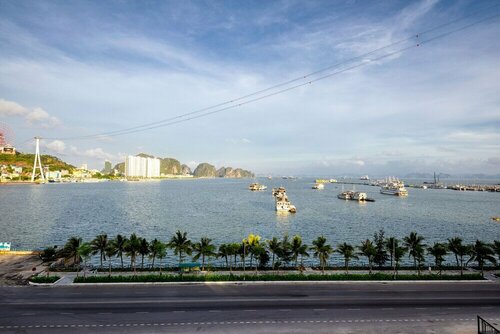 Гостиница Muong Thanh Grand Bai Chay Hotel в Халонге