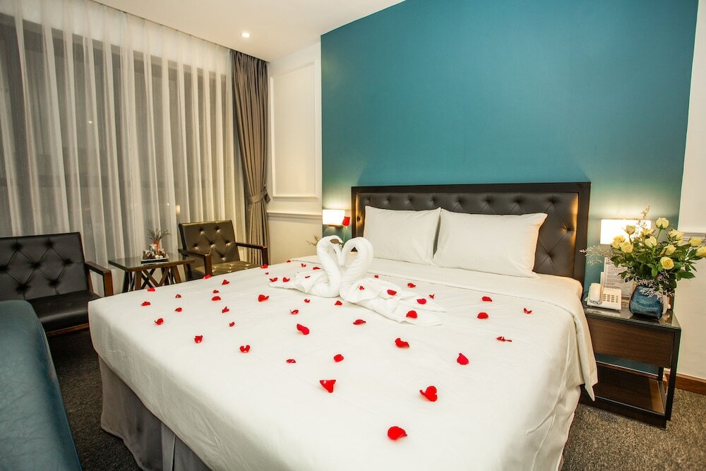 Фото Adeline Hotel