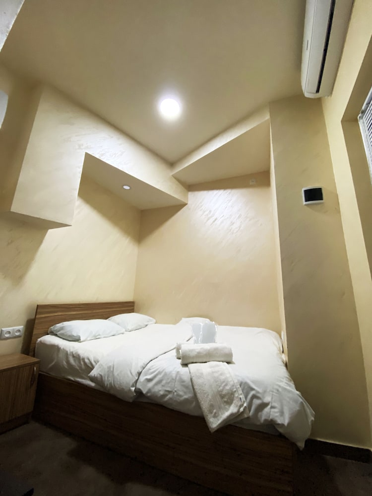 Фото Domino Yerevan Hostel and Tours