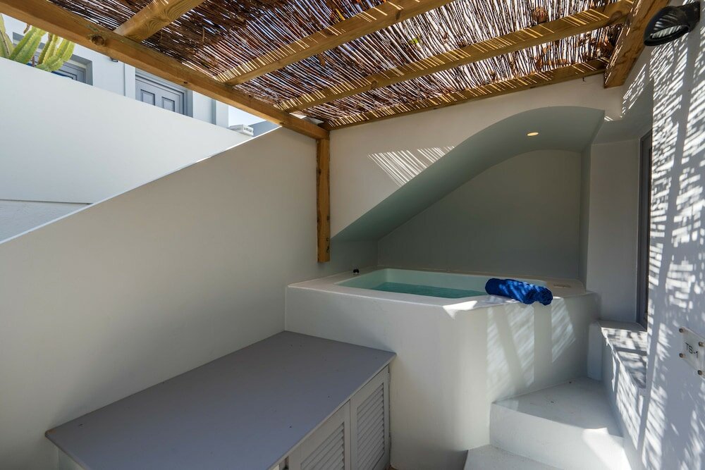 Фото Thousand Stars Suites & Rooms