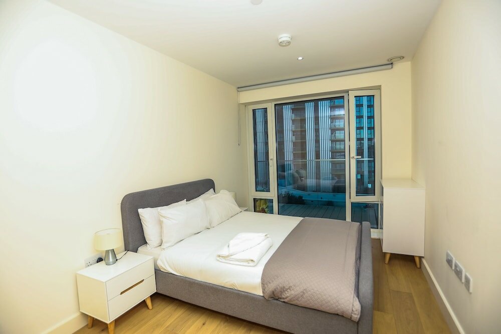 Фото Stunning 2 Bed Flat London Apartment