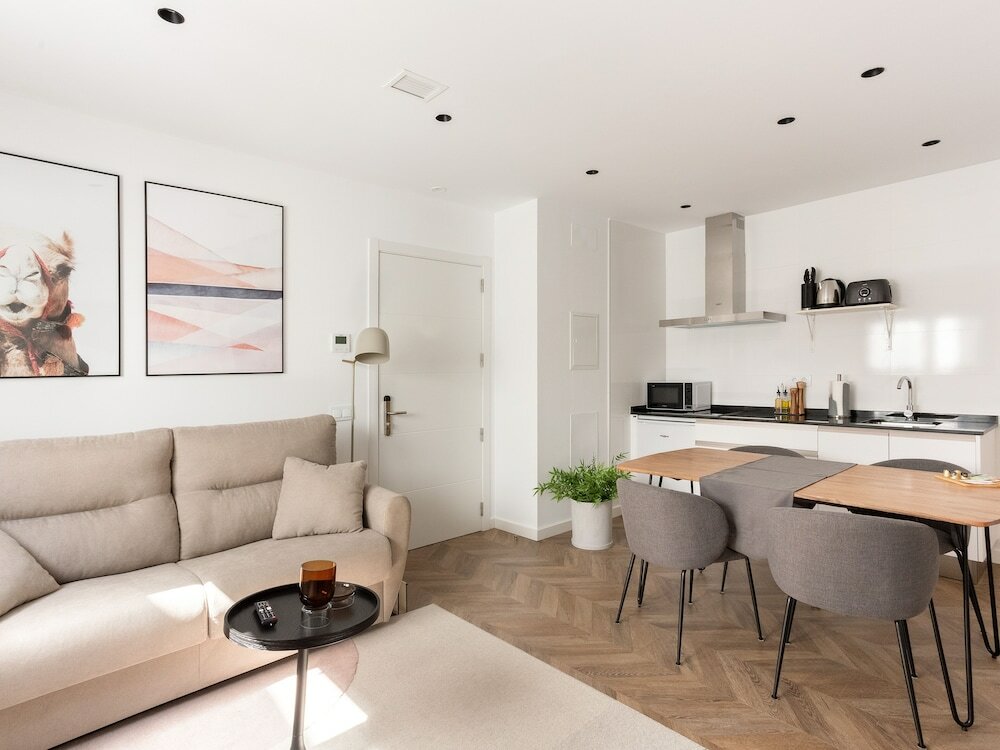 Фото Limehome Malaga Calle Ancha del Carmen