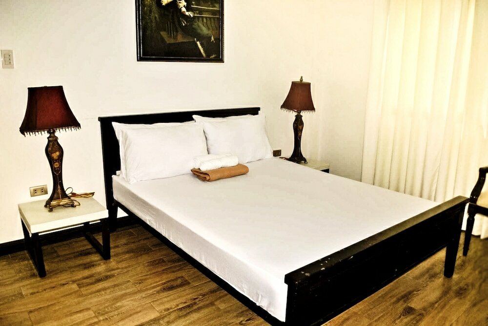 Фото Loria Hotel Tagaytay