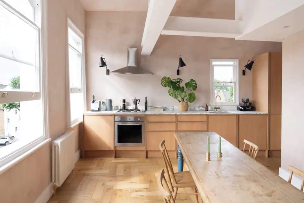 Фото Rustic & Spacious 2bd Flat Near White City