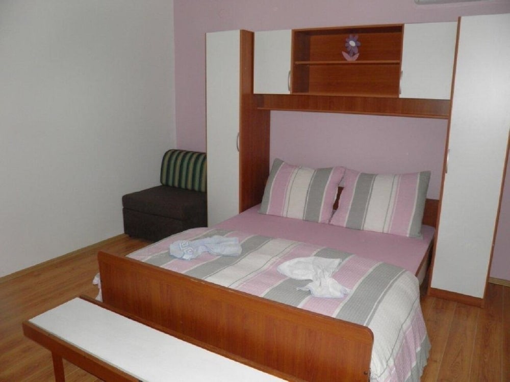 Фото Angela - With Beautiful Courtyard - A1