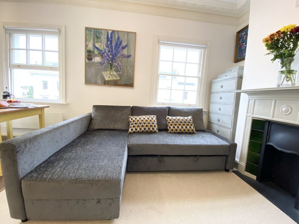 Фото Stylish Apartments in Pimlico