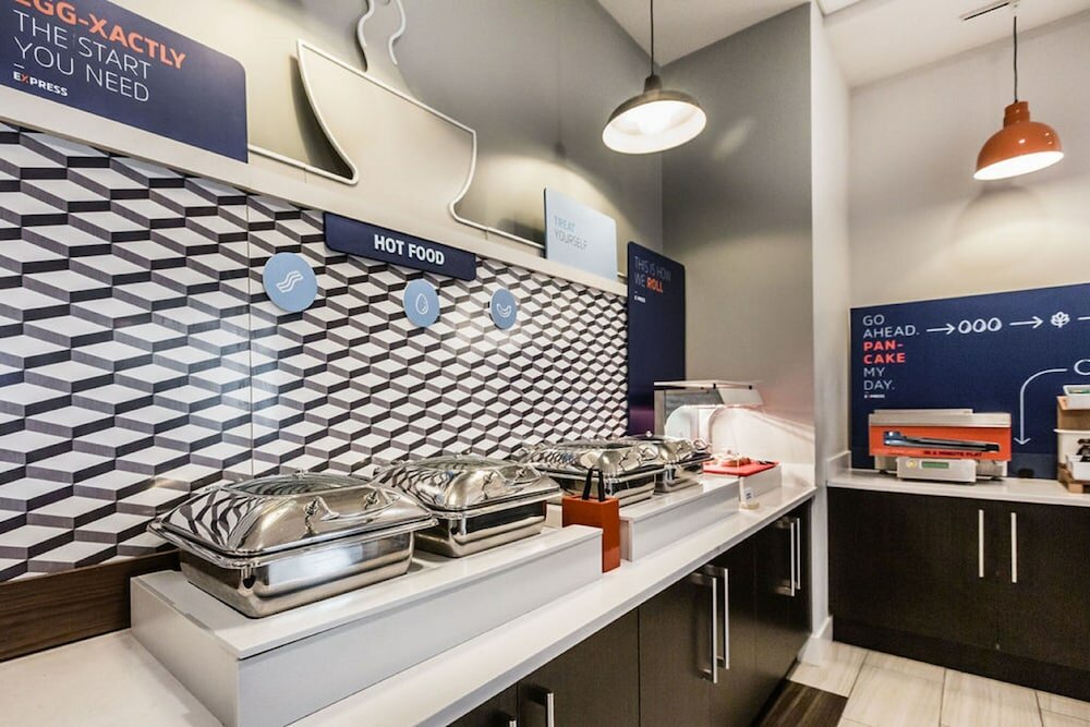 Фото Holiday Inn Express & Suites Edmonton N - St. Albert, an Ihg Hotel