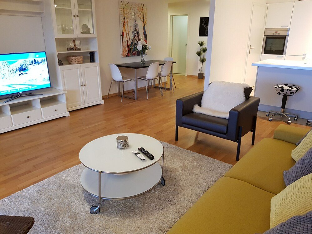 Фото Montreux Lake View Apartments City Centre