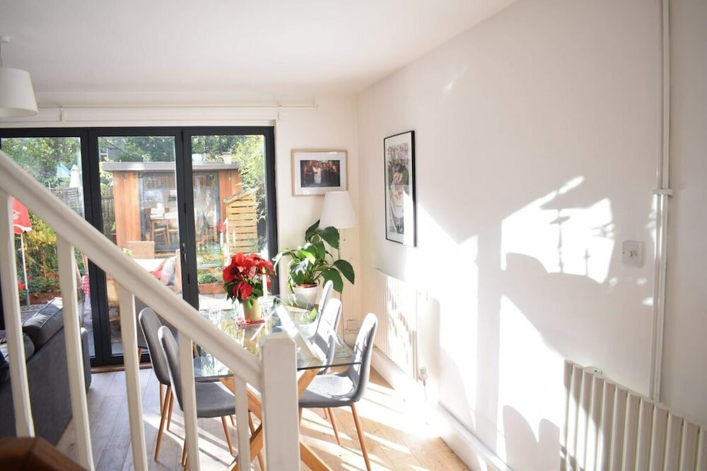 Фото Modern 3 Bedroom Apartment in Brixton