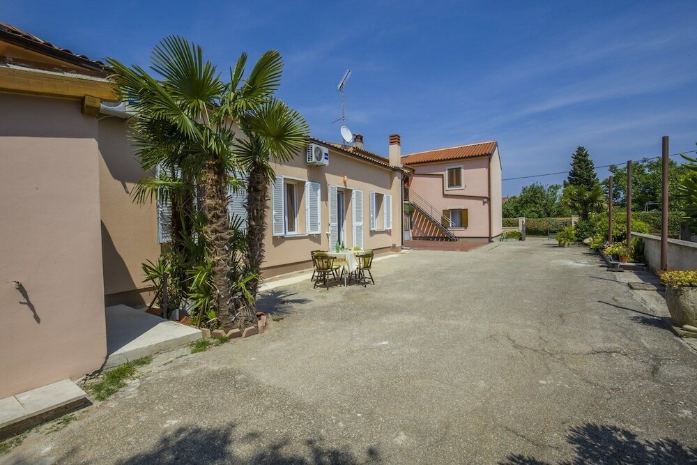 Фото Apartments Zazah