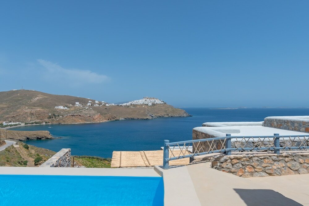 Фото Nisides Suites