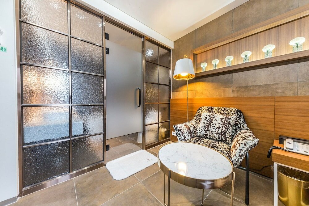 Фото The Post Hotel