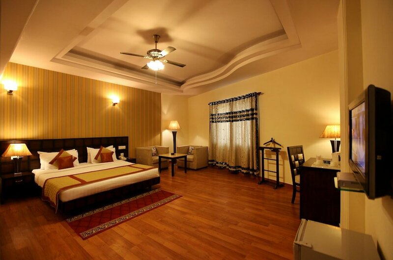 Гостиница Hotel The Class в Дели