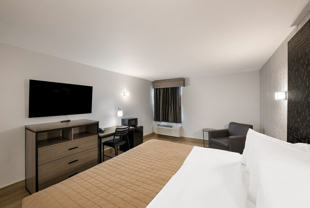 Фото Essence Express Wayne