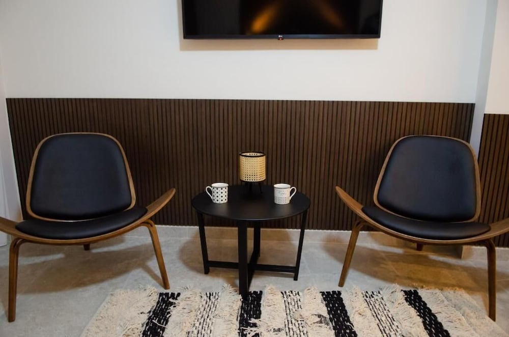 Фото Leone Suites