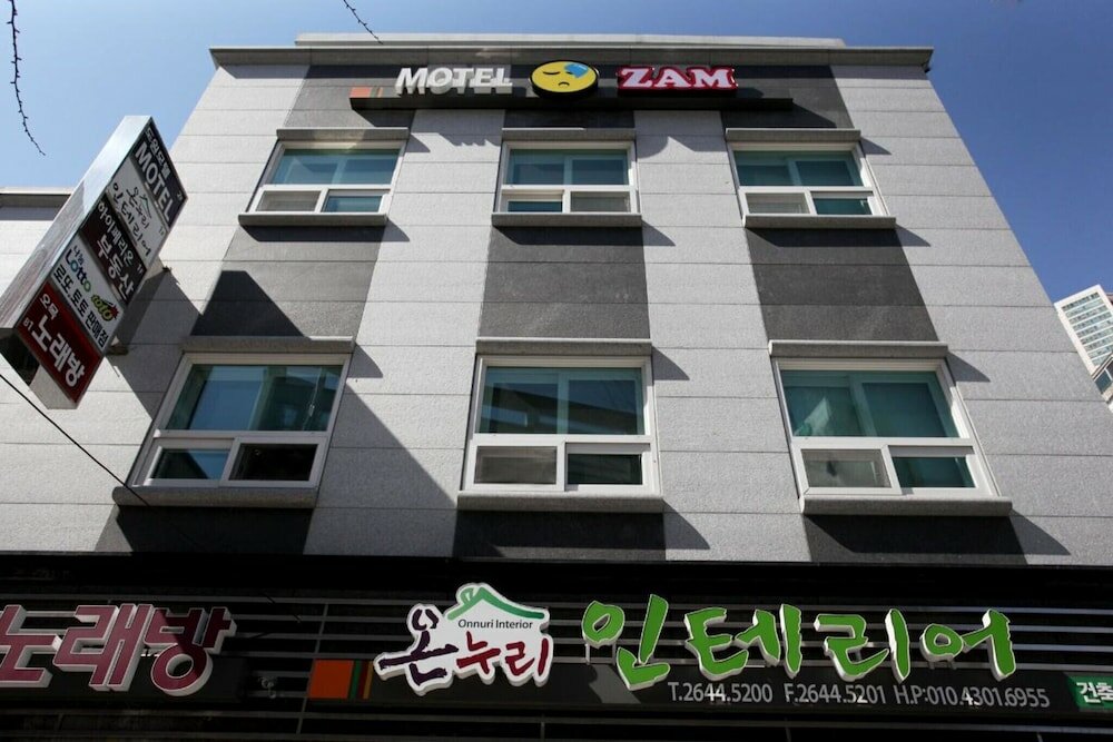 Фото отеля 1