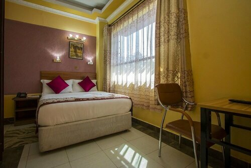 Гостиница Enkare Hotel в Найроби