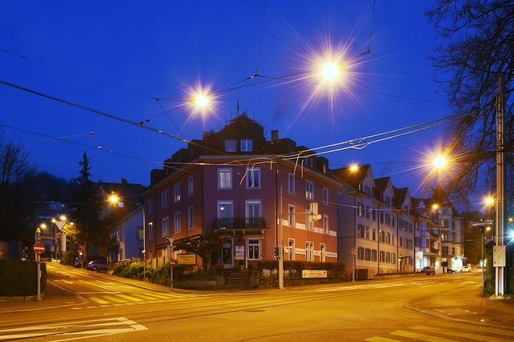 Фото Swiss Star California