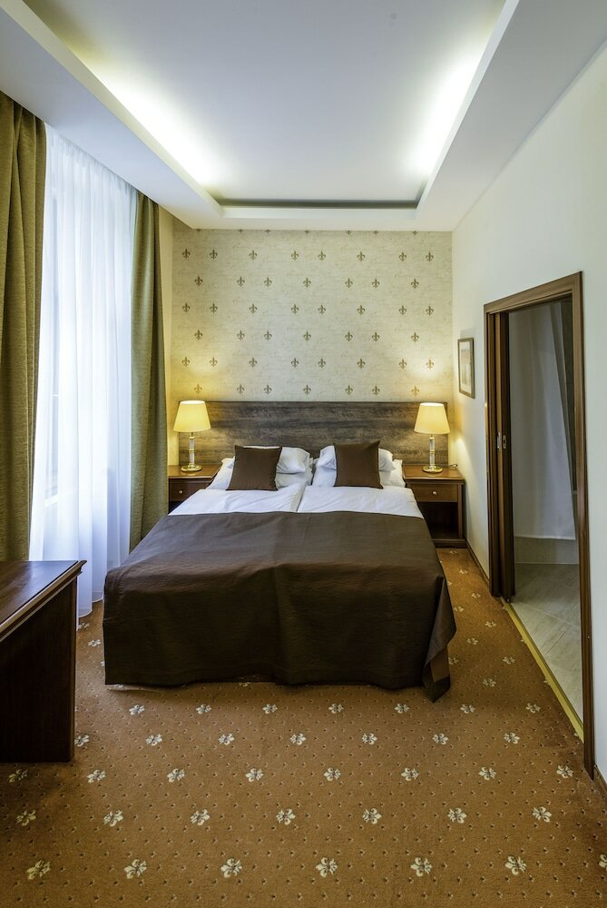 Фото Fleur De Lis Hotel