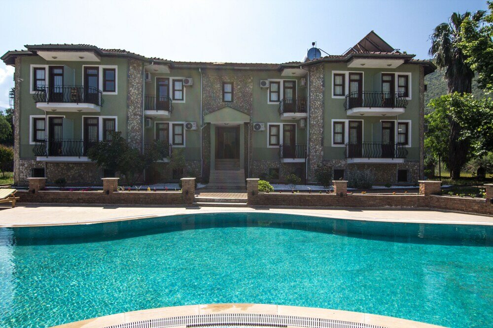 Фото отеля 2