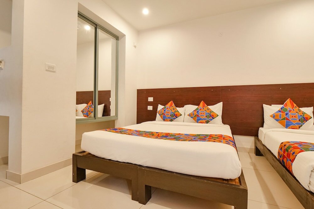 Фото Fabexpress Krishna Suites