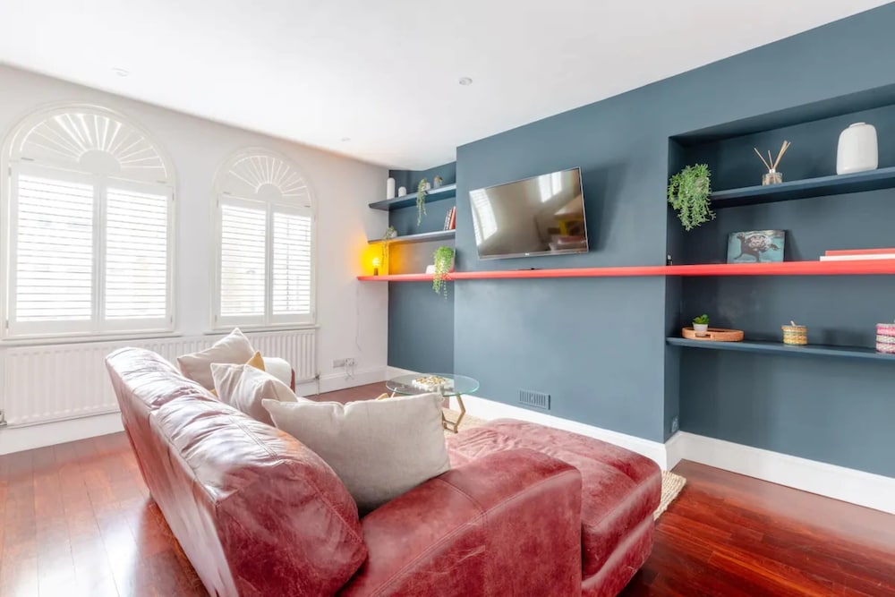 Фото Stylish 2 Bedroom Apartment Beside Putney Station