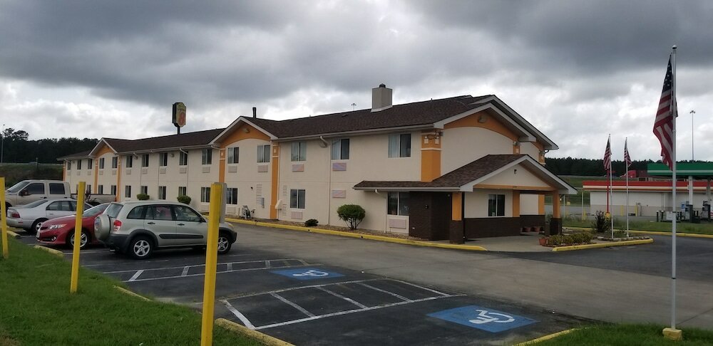 Фото Super 8 by Wyndham Franklin