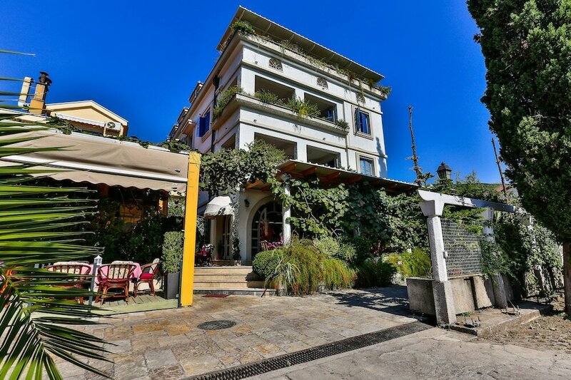 Гостиница Villa Velzon Guesthouse