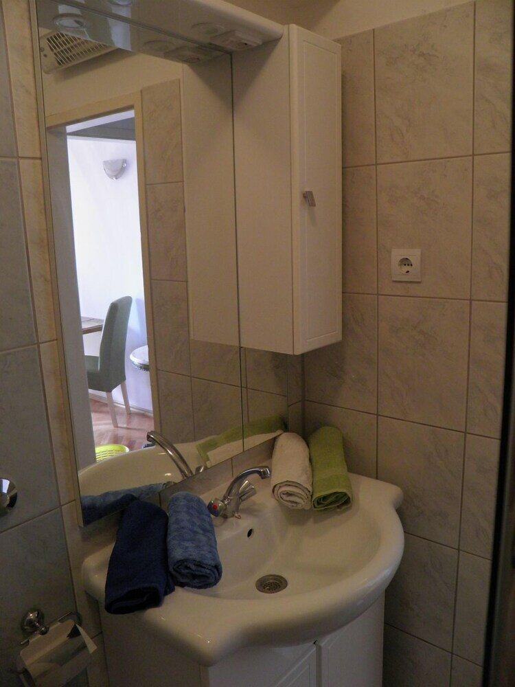 Фото Angela - With Beautiful Courtyard - Sa2