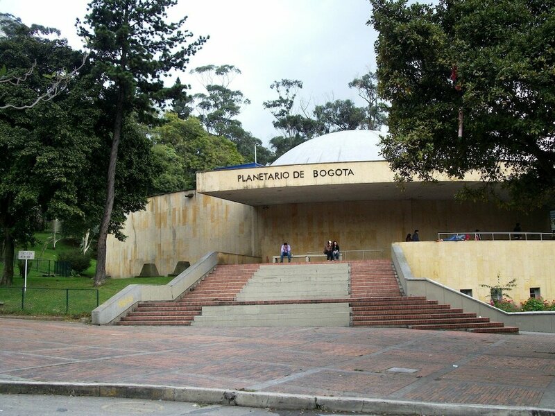 Гостиница ApartaEstudios - Plaza de Toros в Боготе