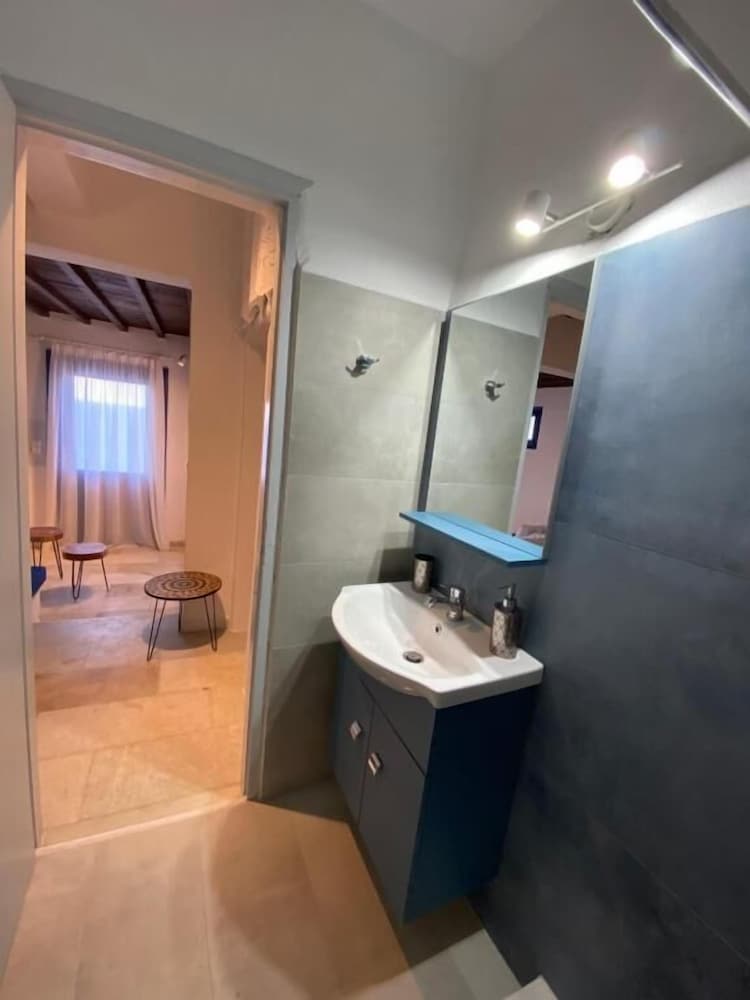 Фото Azure Blue Studios