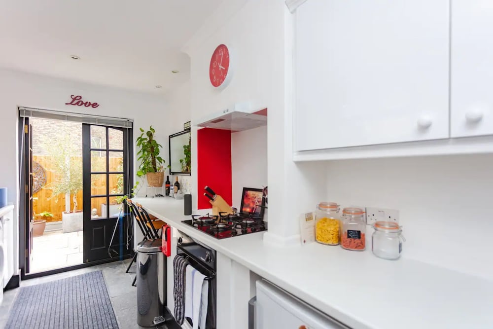 Фото Quirky 2 Bedroom Apartment in Elephant and Castle