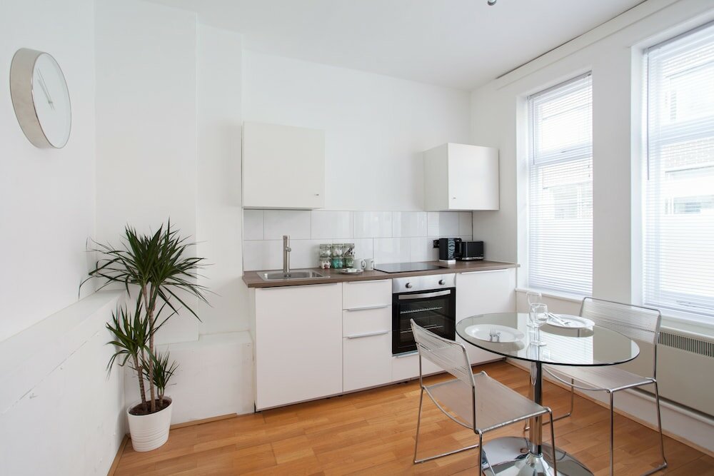 Фото Modern & Clean Apartment Soho & Carnaby